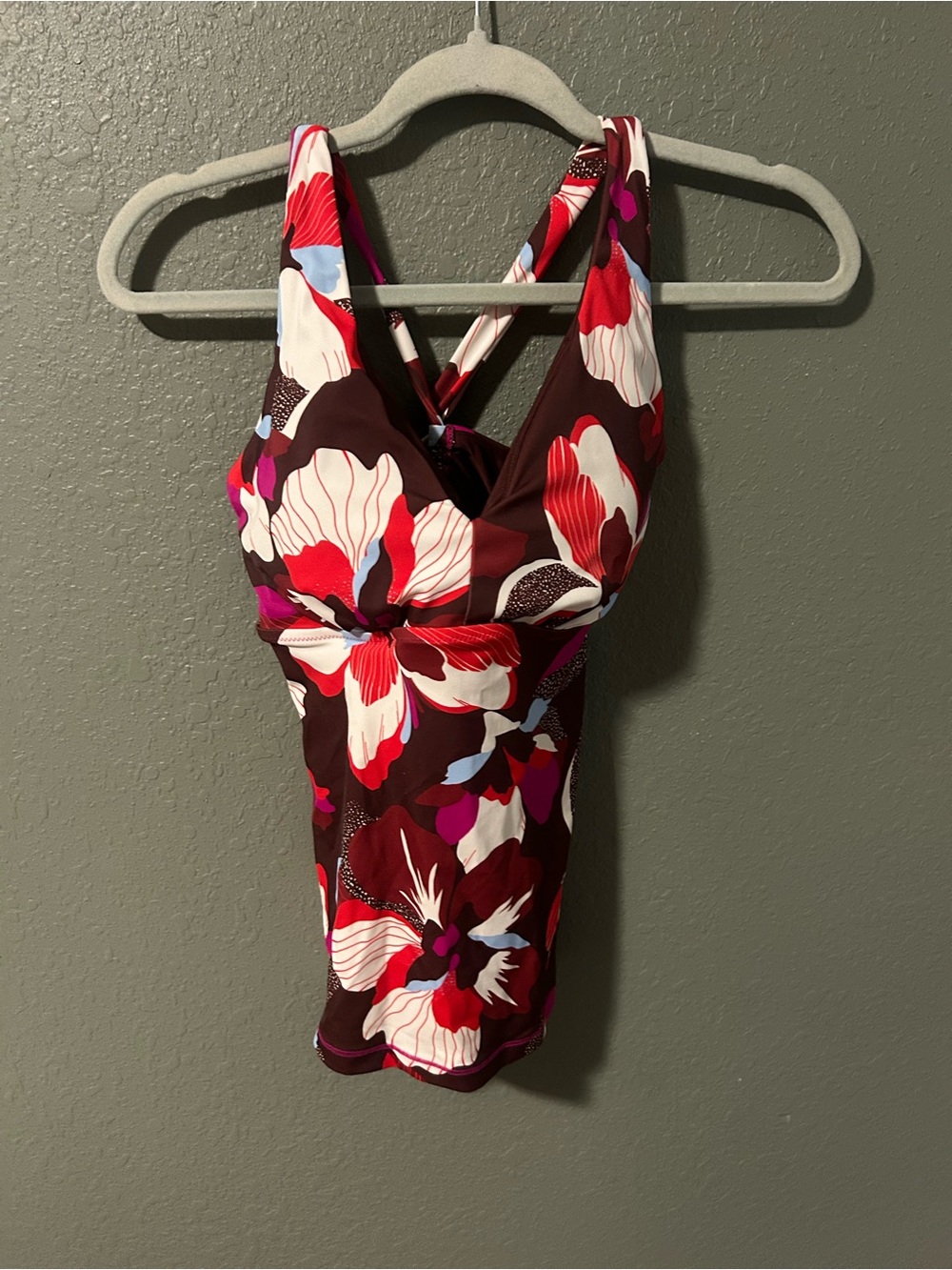 Athleta red, white, and purple floral swimsuit top in a M #athletic #floral